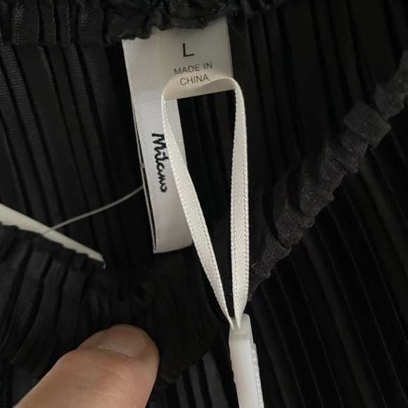 MILANO Black Pleated Pants - Picture 6 of 9